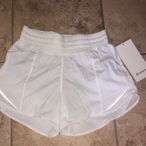 LuluLemon Hotty Hot HR Short 4” Lined